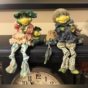 Vintage Charming Frog Shelf Sitter Figurines with Hats